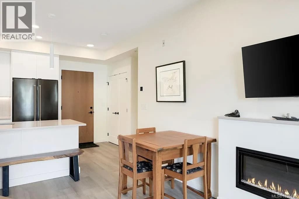 #504 610 Lampson St, Esquimalt, BC photo 5