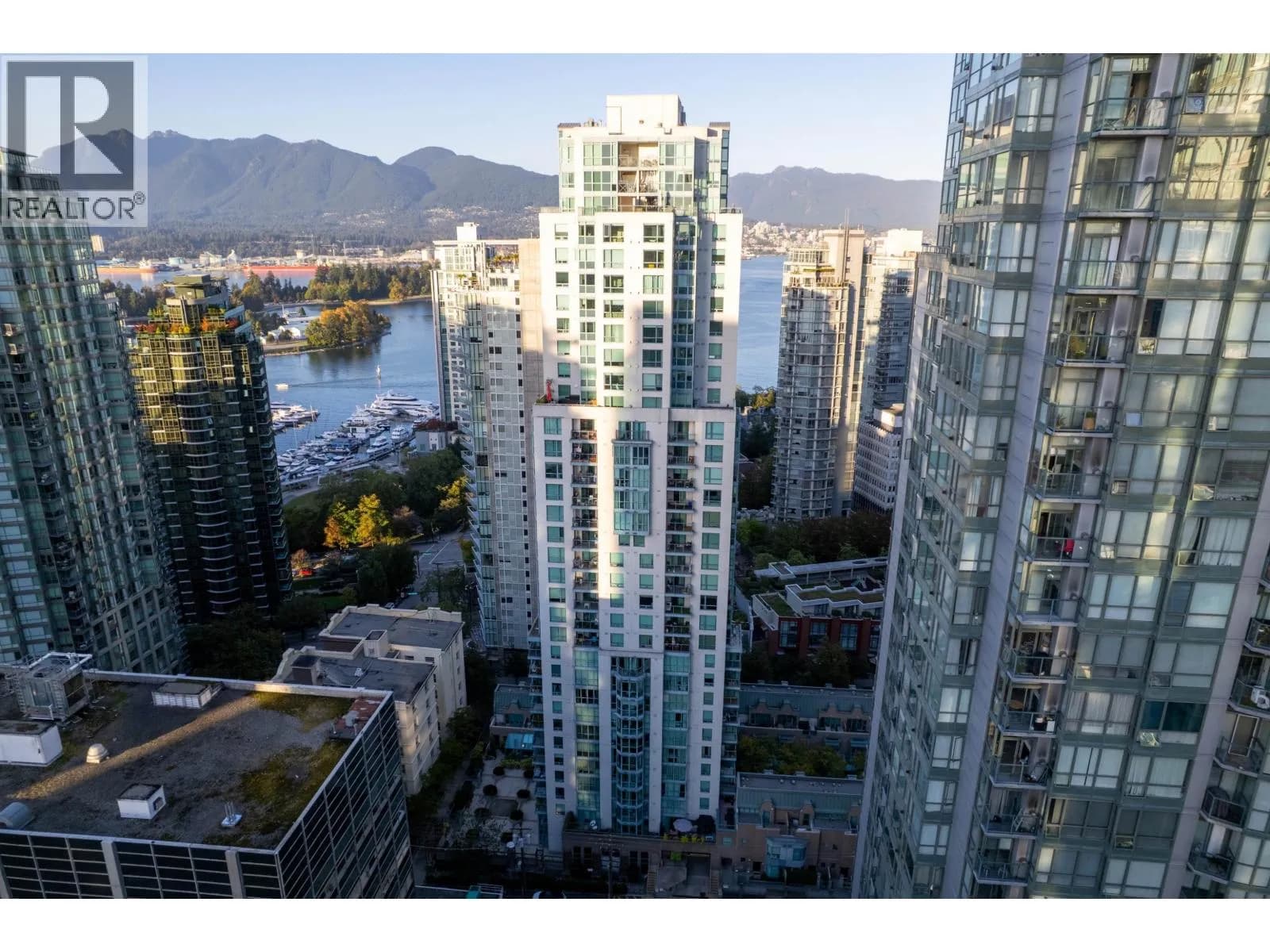 1238 MELVILLE STREET, Vancouver
