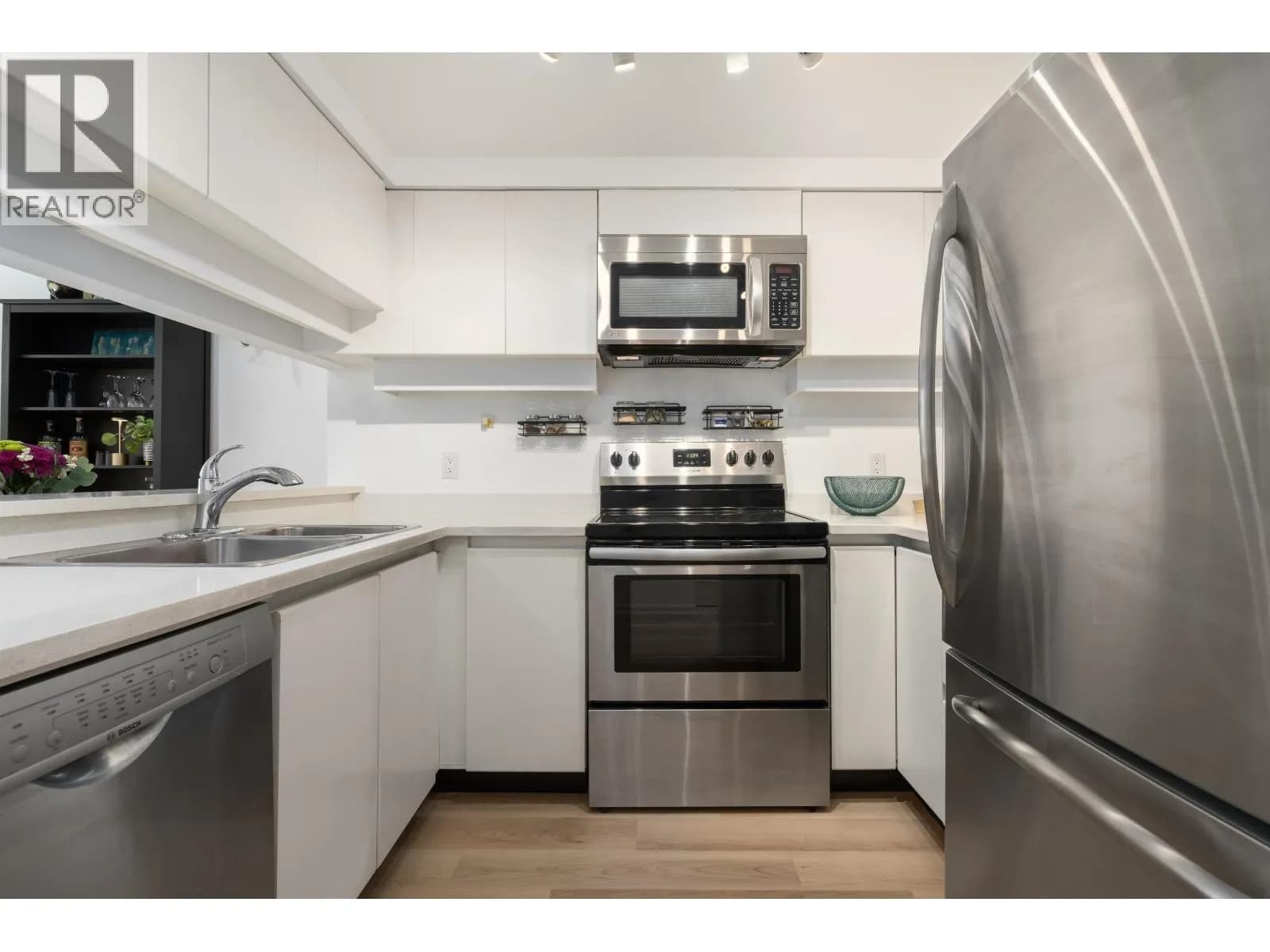 #807 1238 MELVILLE STREET, Vancouver, BC photo 5