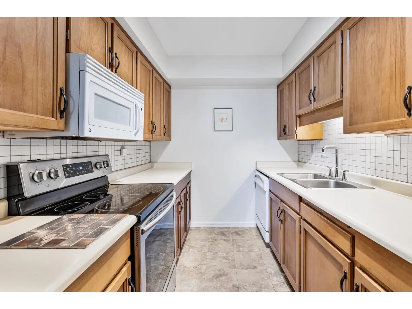 #204 1458 BLACKWOOD STREET, White Rock, BC photo 5