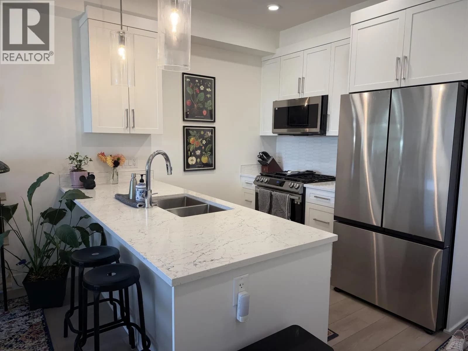 22633 SELKIRK AVENUE, Maple Ridge
