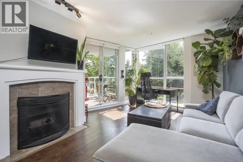 #211 8460 JELLICOE STREET, Vancouver, BC photo 2