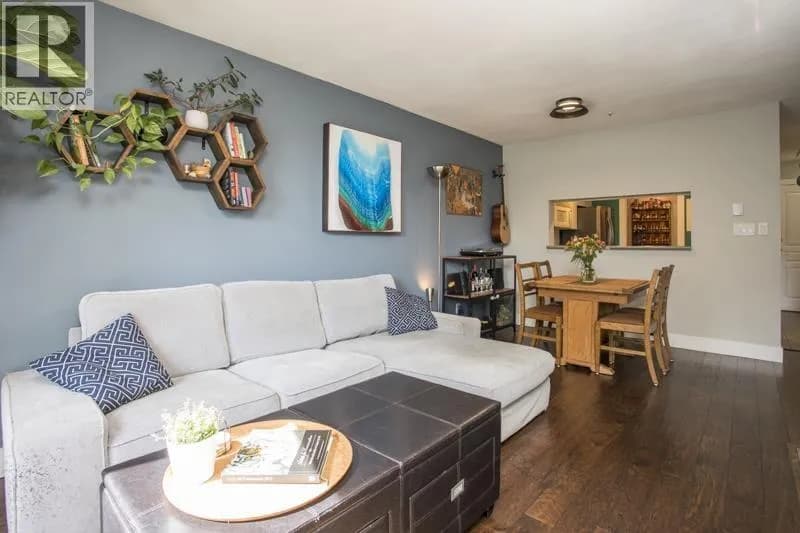 #211 8460 JELLICOE STREET, Vancouver, BC photo 5