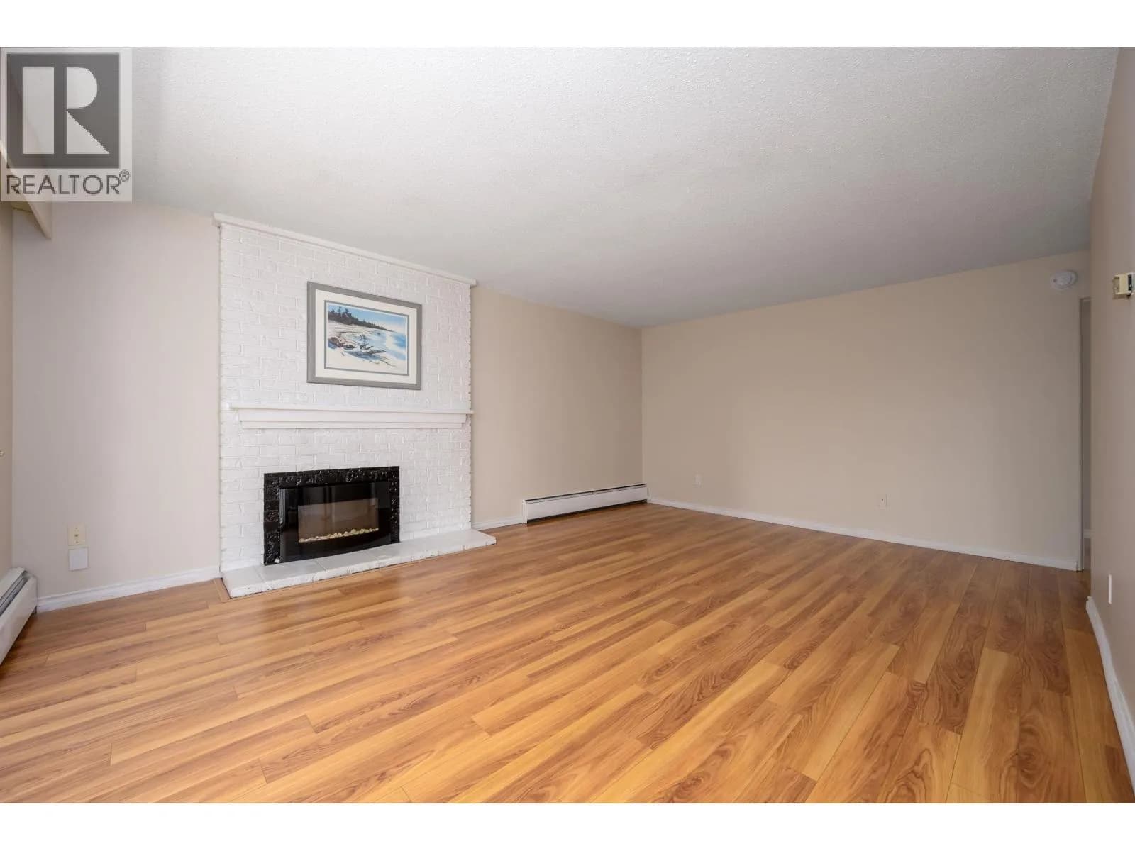 #302 1345 CHESTERFIELD AVENUE, North Vancouver, BC photo 5
