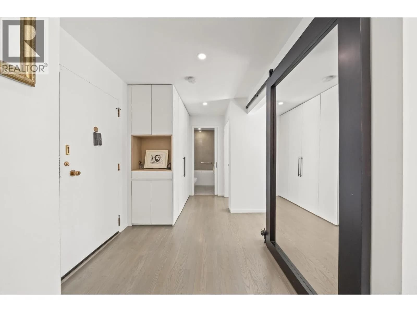 #817 1445 MARPOLE AVENUE, Vancouver, BC photo 2