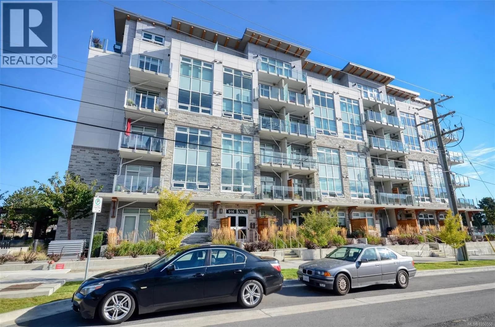 916 Lyall St, Esquimalt