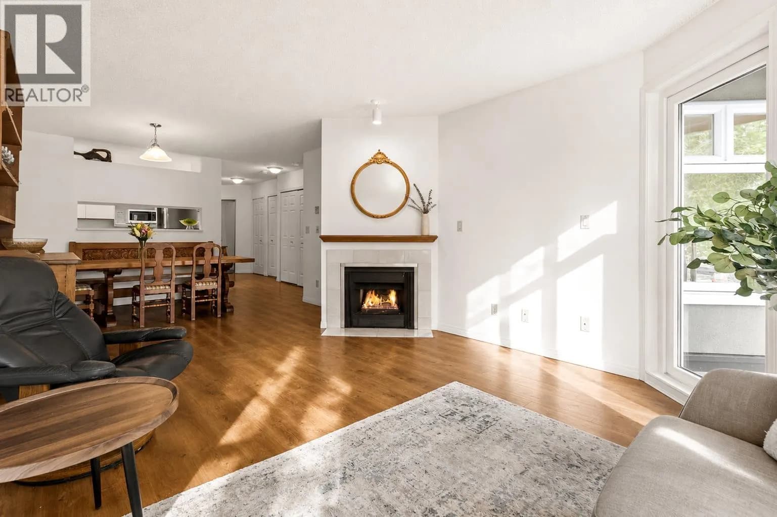 #307 2800 CHESTERFIELD AVENUE, North Vancouver, BC photo 4