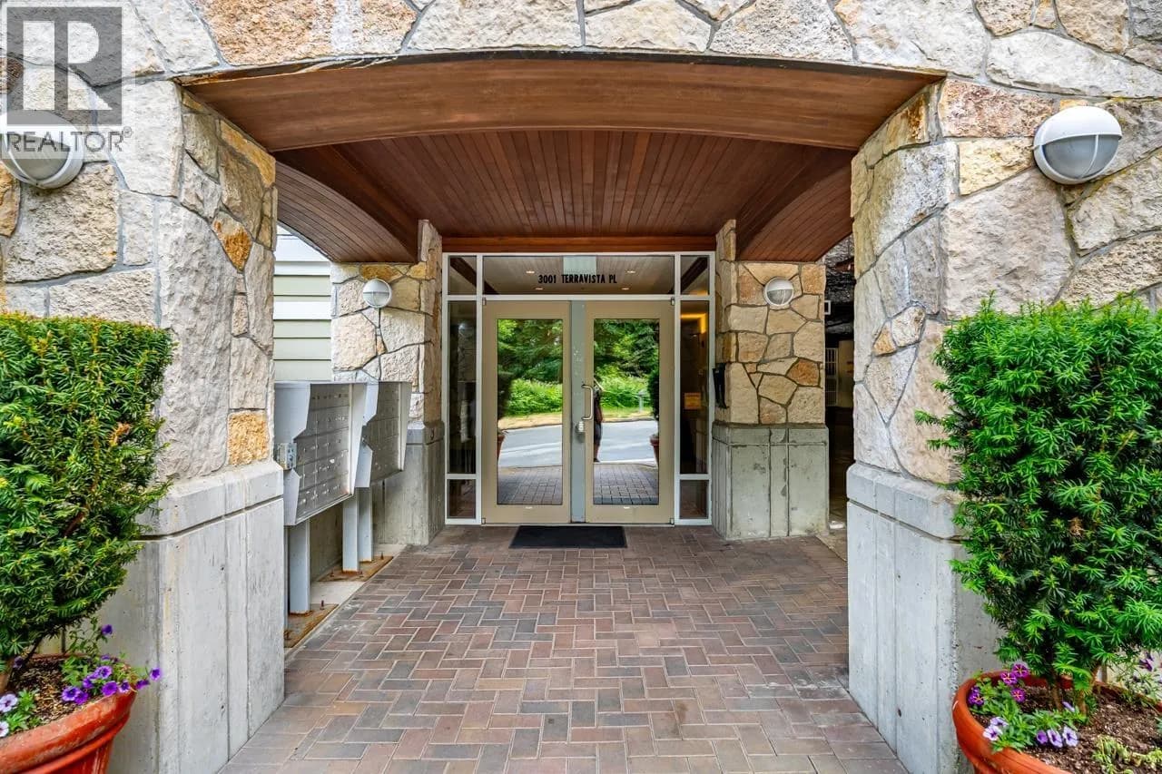#502 3001 TERRAVISTA PLACE, Port Moody, BC photo 4