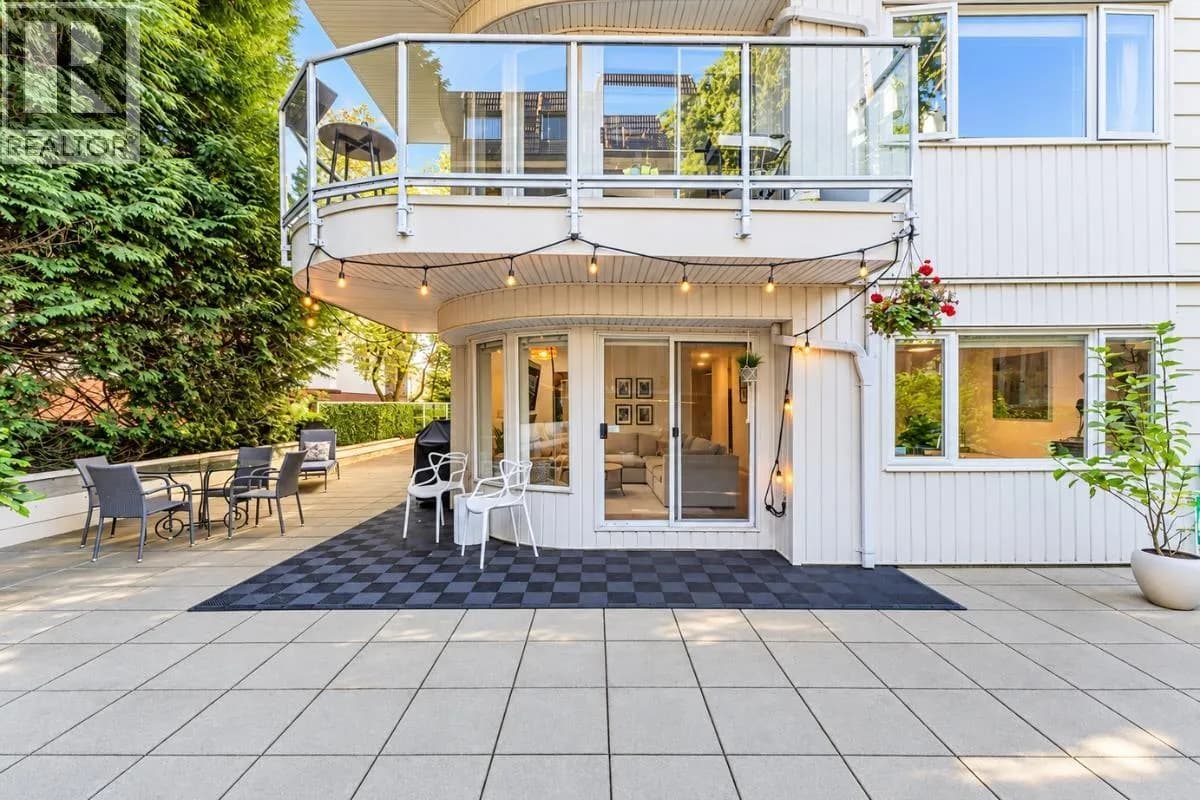 #102 320 W 2ND STREET, North Vancouver, BC photo 2