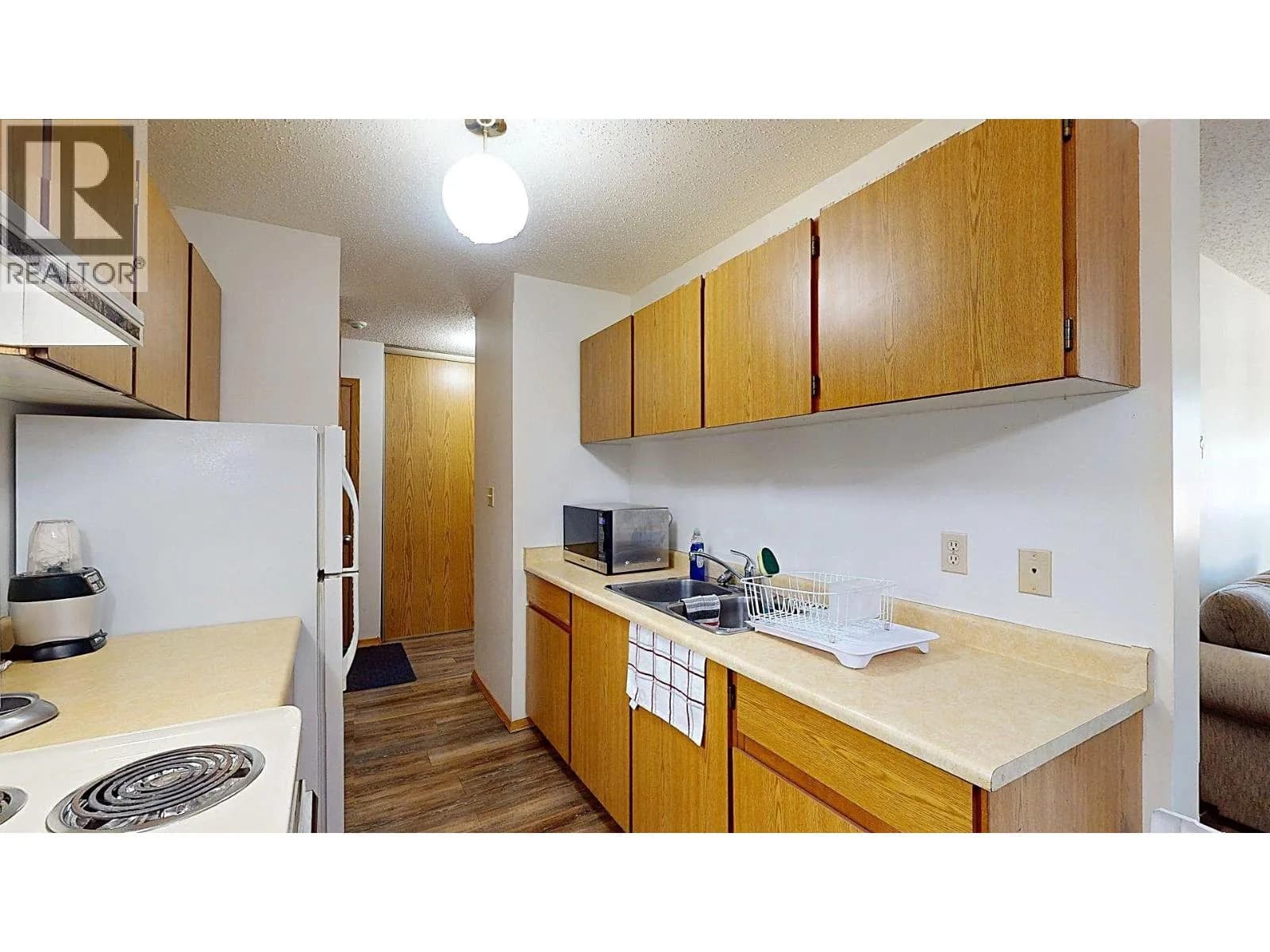 #408 10 CARIBOO Drive, Elkford, BC photo 3