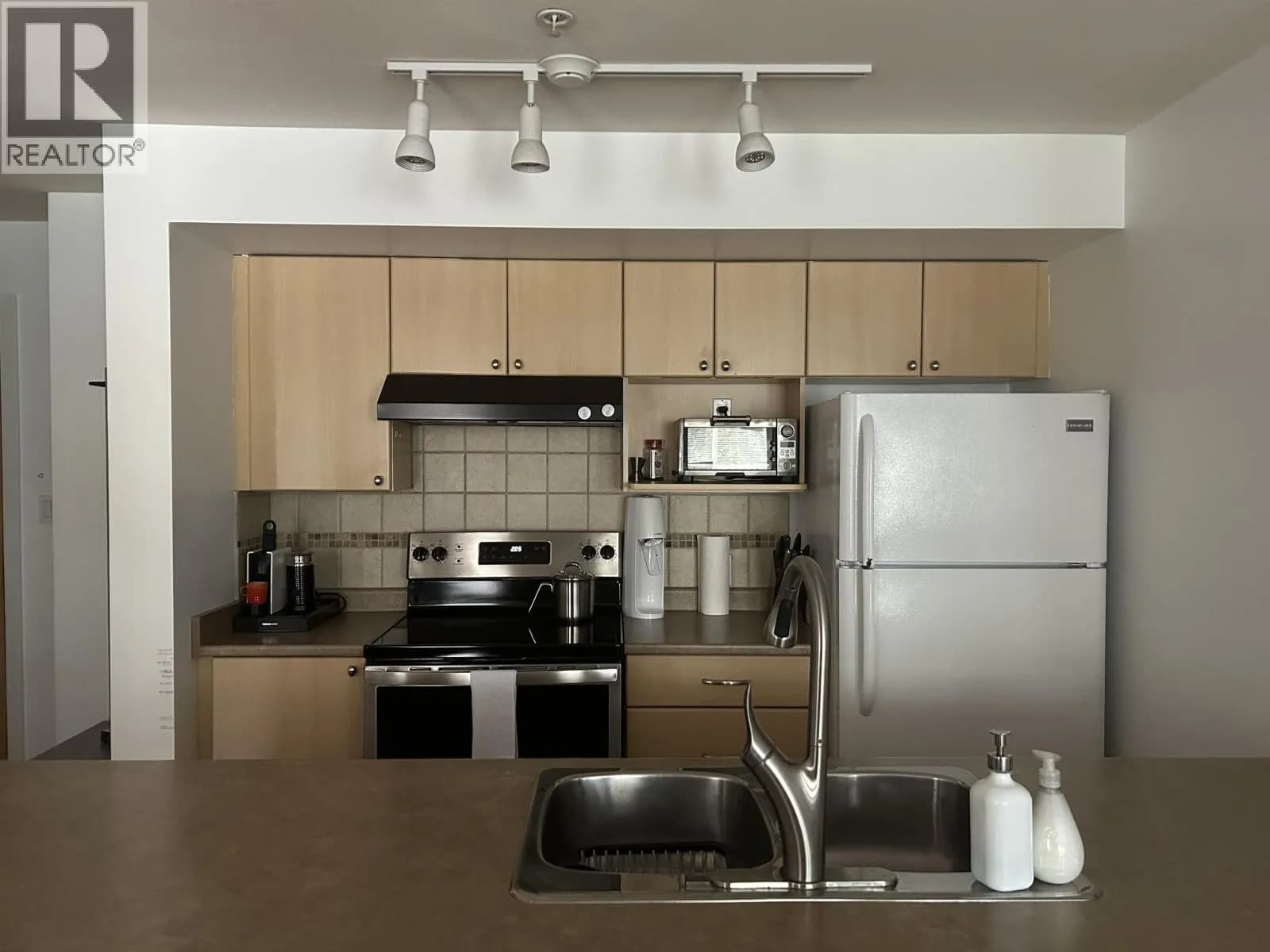 #210 2891 E HASTINGS STREET, Vancouver, BC photo 2