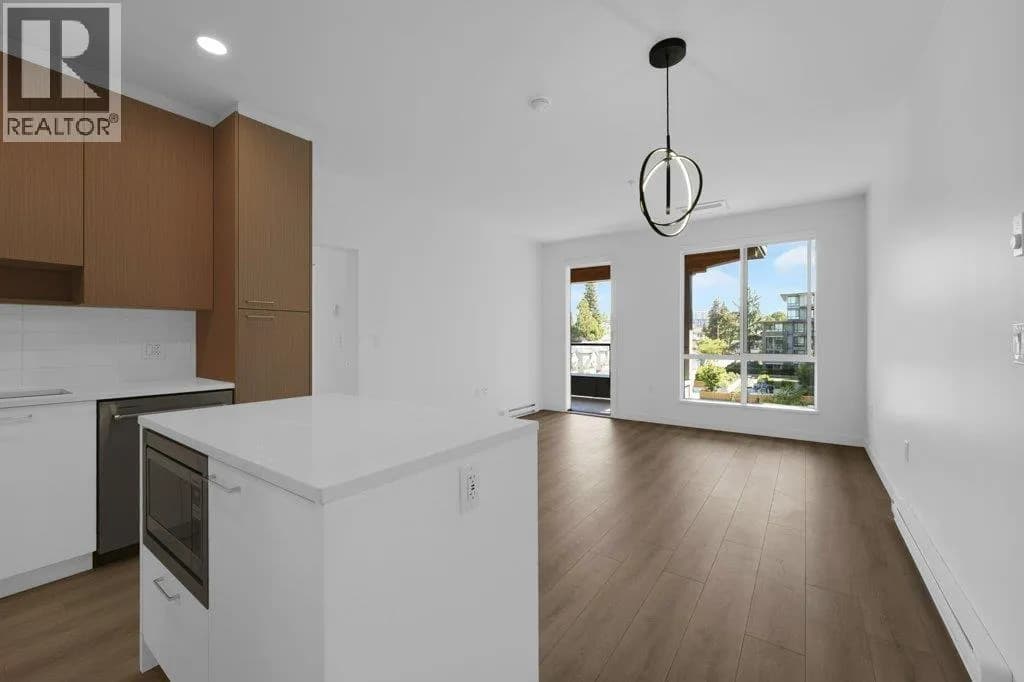 #421 7588 16TH STREET, Burnaby, BC photo 2