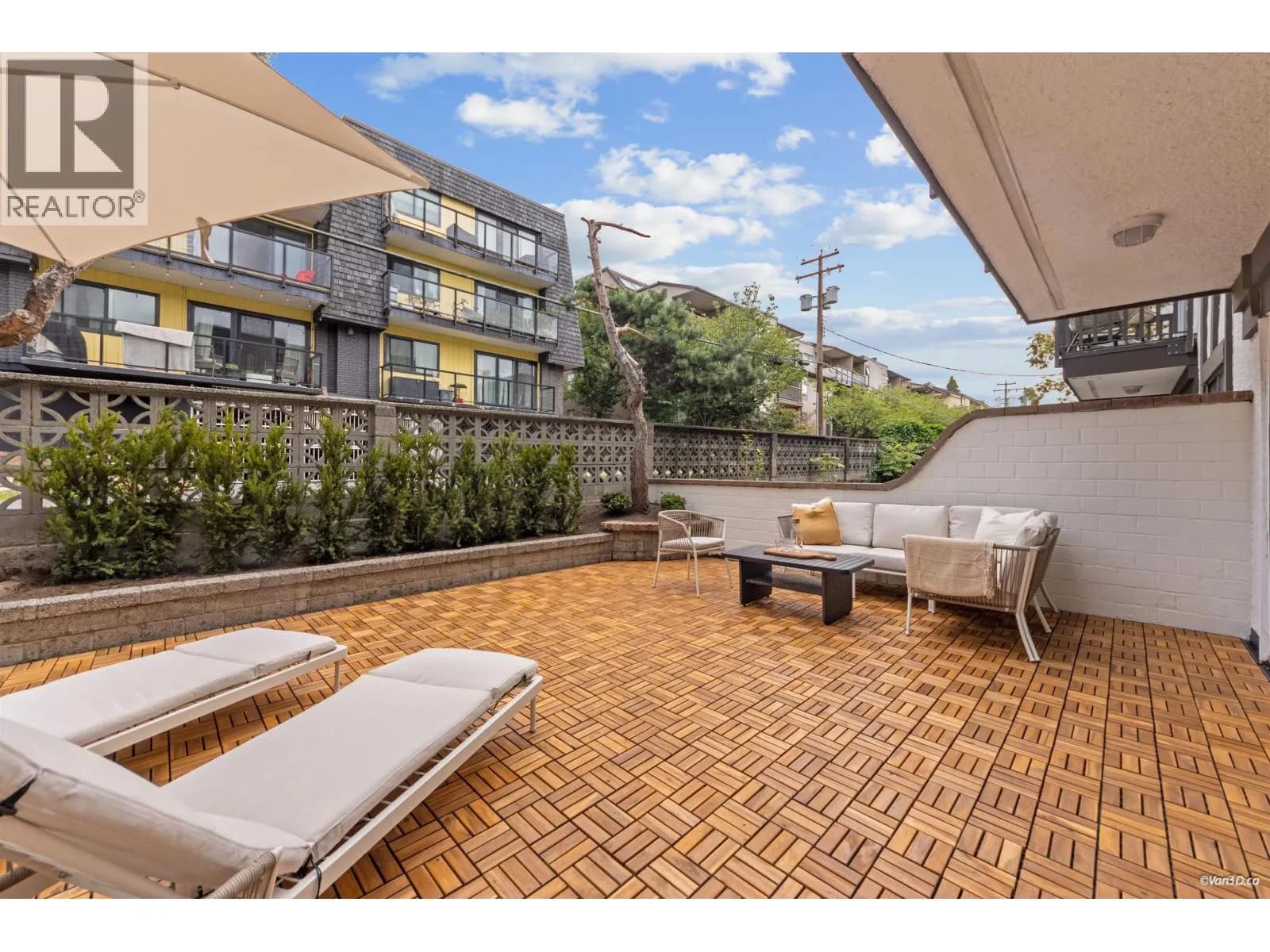 #102 270 W 3RD STREET, North Vancouver, BC photo 2