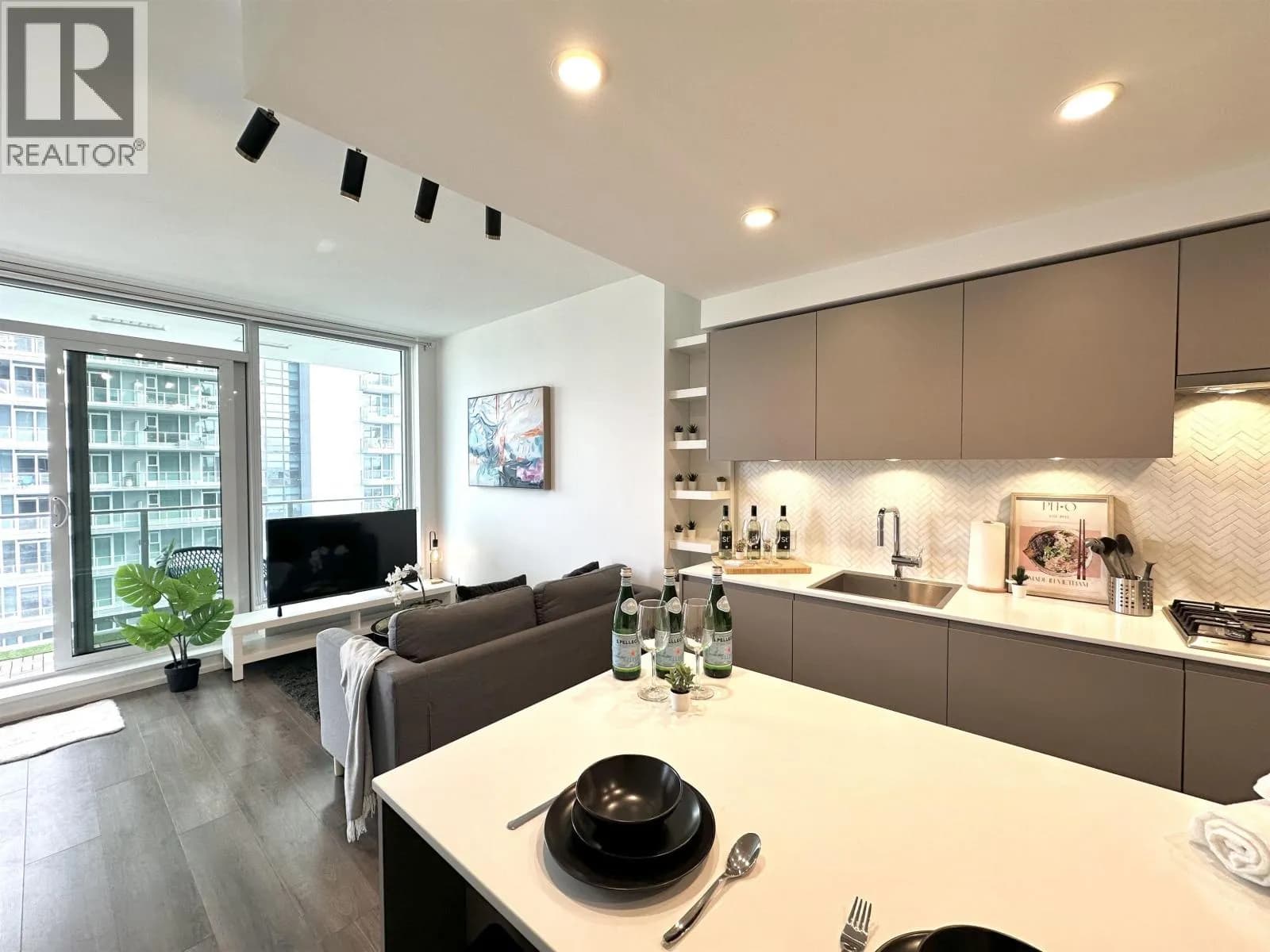 #2511 3833 EVERGREEN PLACE, Burnaby, BC photo 5