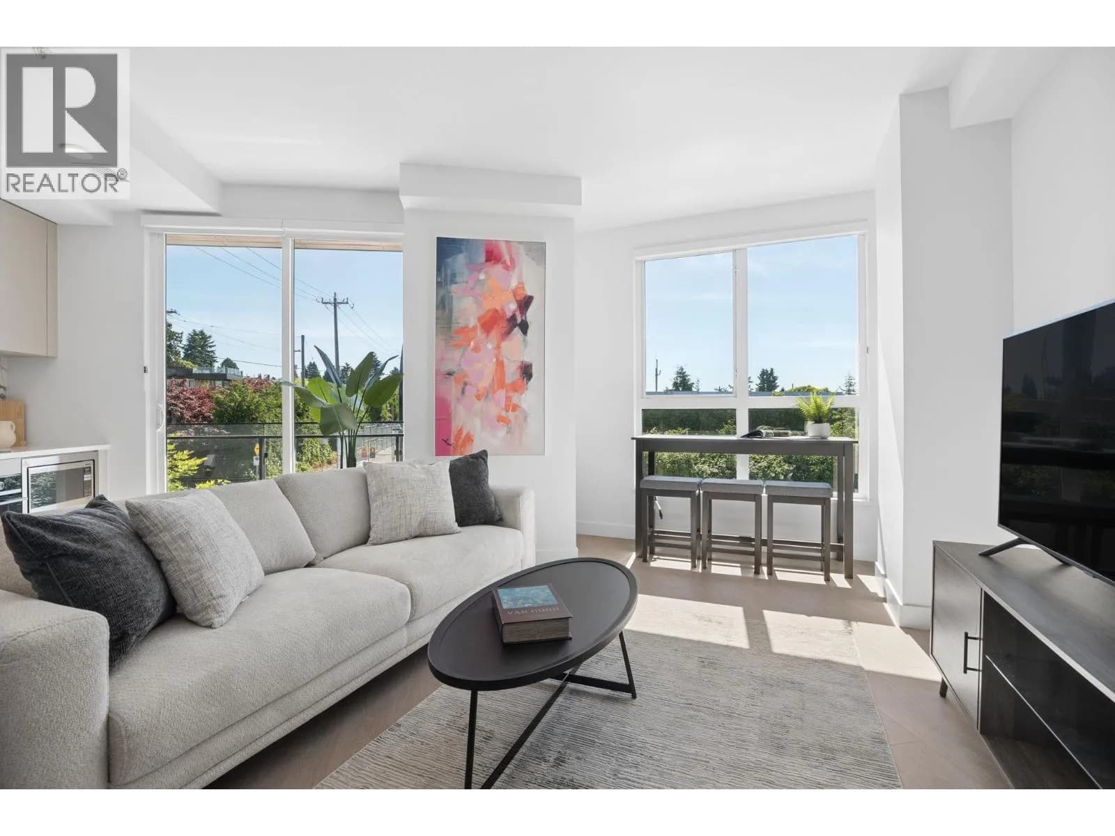 #204 333 ST. DAVIDS AVENUE, North Vancouver, BC photo 3