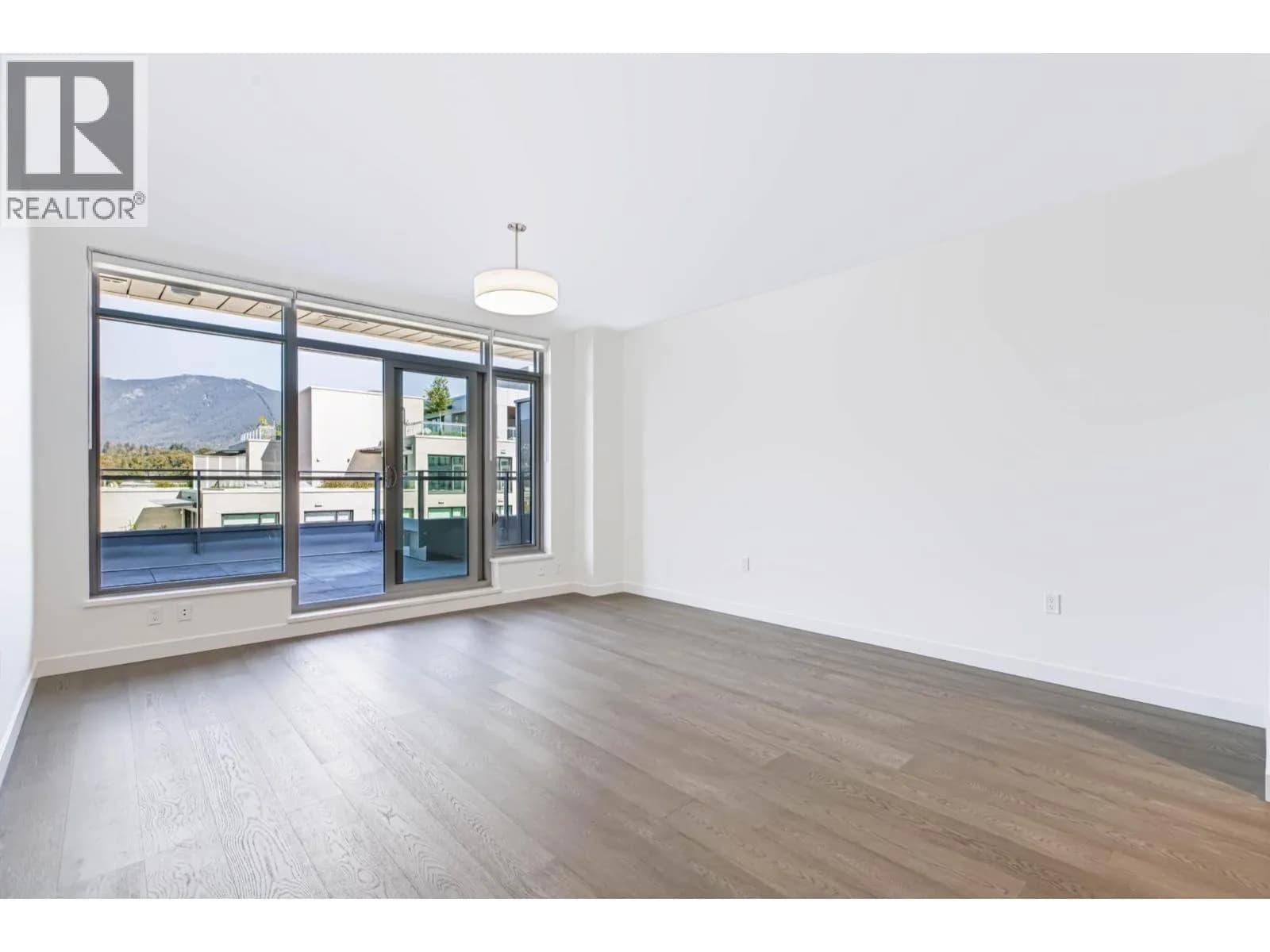 #704 777 HARBOUR WAY, Vancouver, BC photo 4