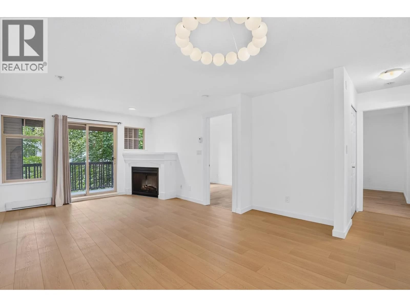 #303 2998 SILVER SPRINGS BOULEVARD, Coquitlam, BC photo 5