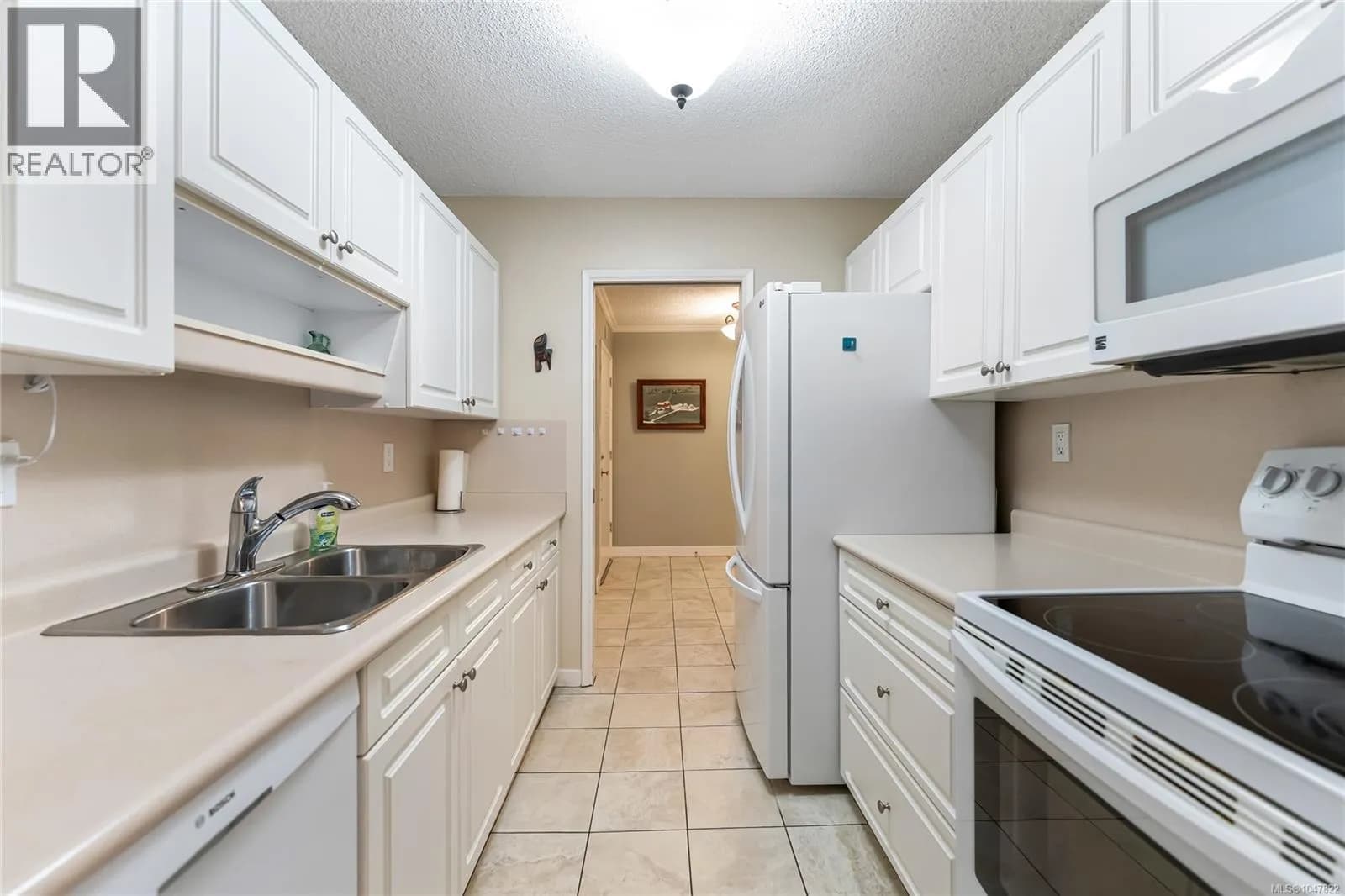#407 2125 Oak Bay Ave, Oak Bay, BC photo 3