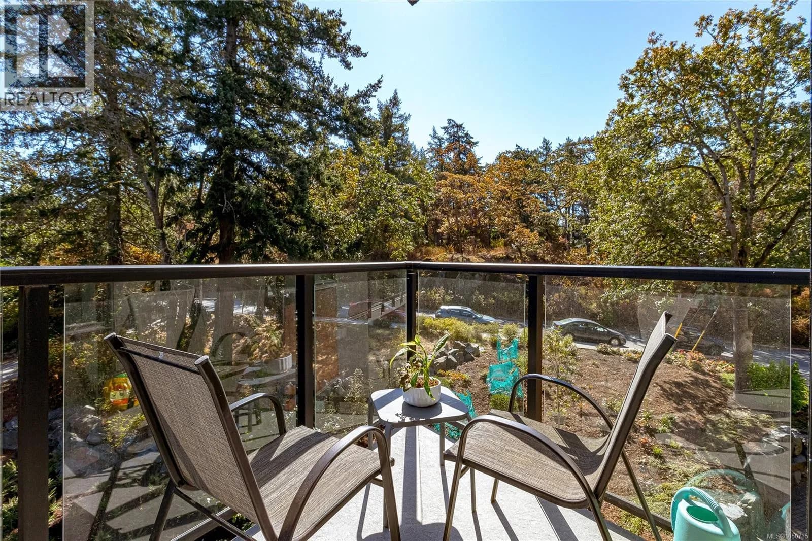 991 McKenzie Ave, Saanich