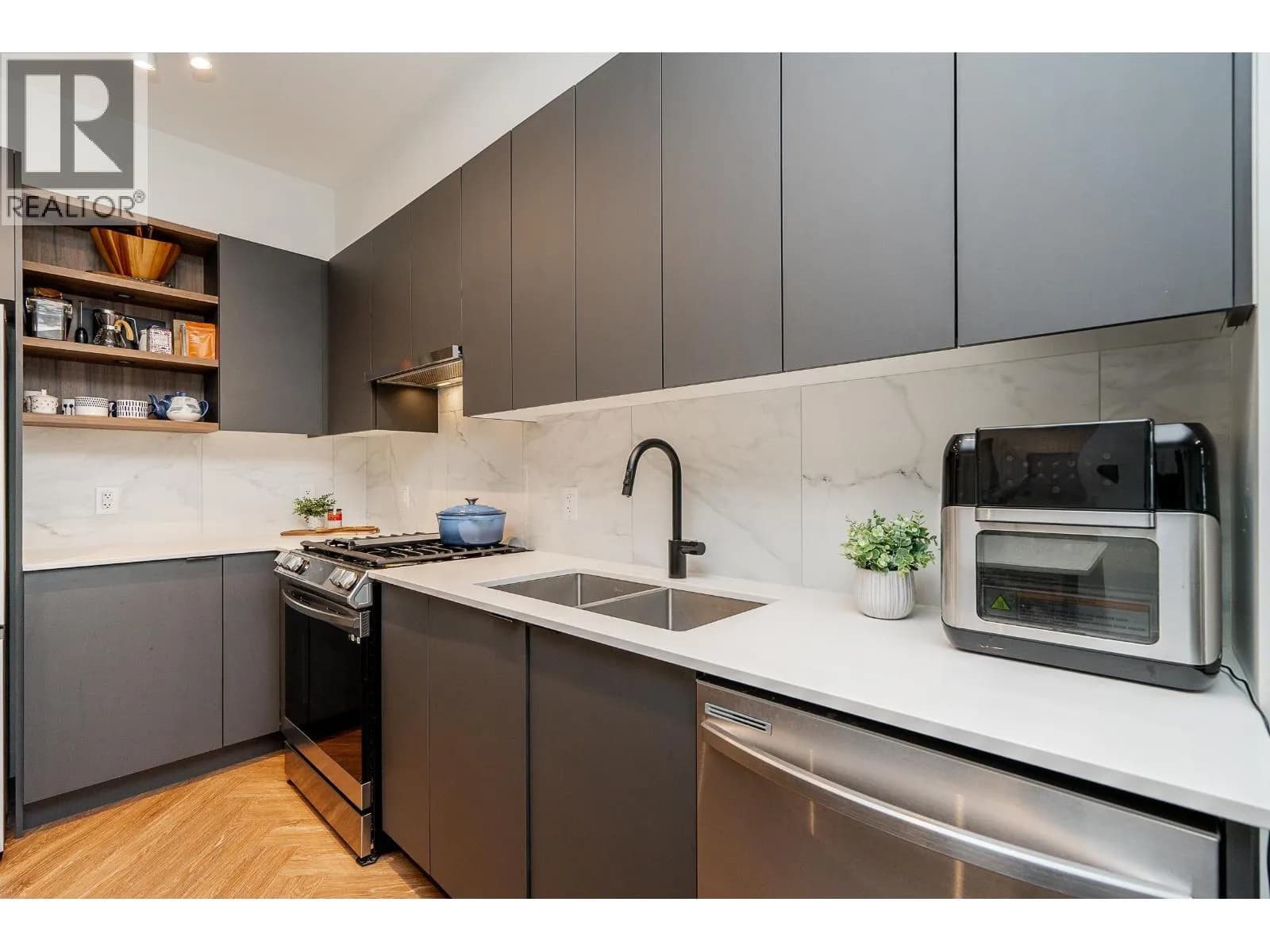 #213 3229 ST JOHNS STREET, Port Moody, BC photo 5
