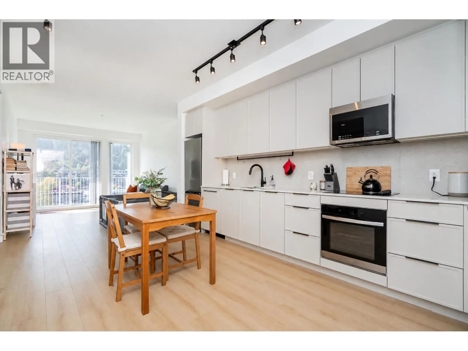 #603 3055 MURRAY STREET, Port Moody, BC photo 3