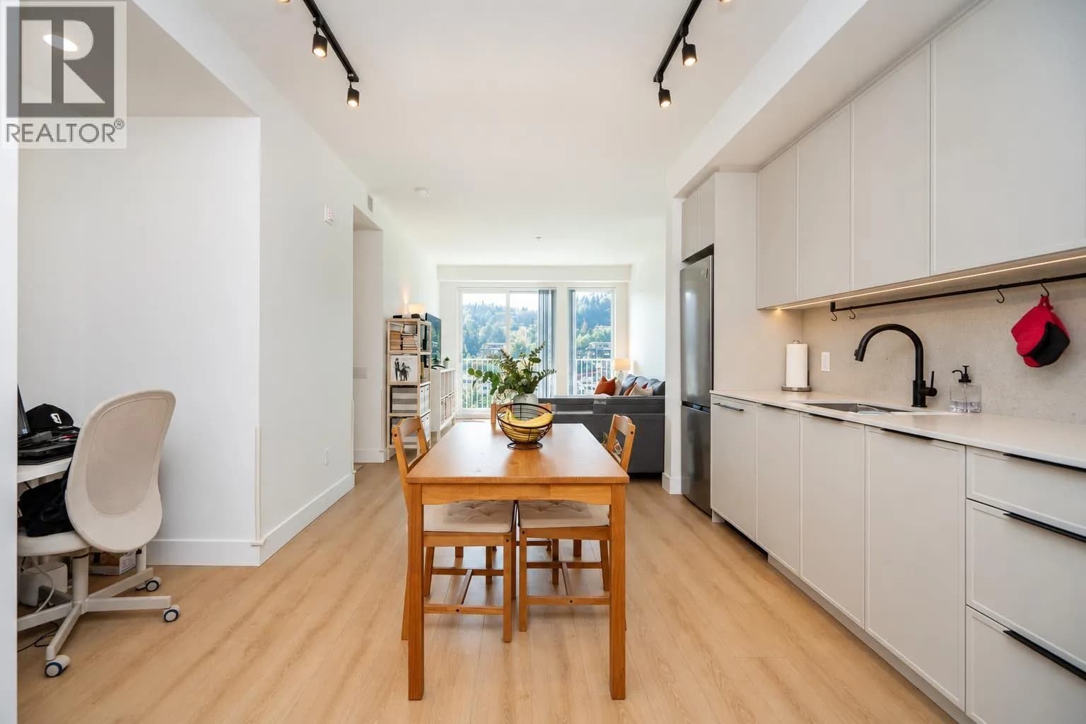 #603 3055 MURRAY STREET, Port Moody, BC photo 4