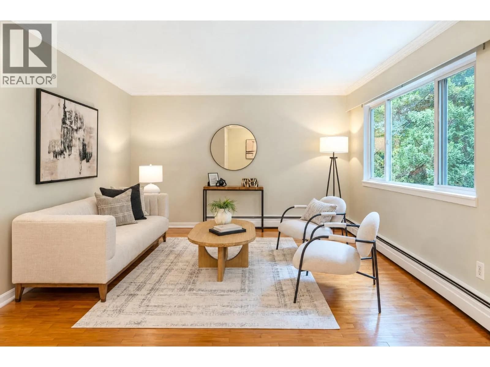 555 W 28TH STREET, North Vancouver