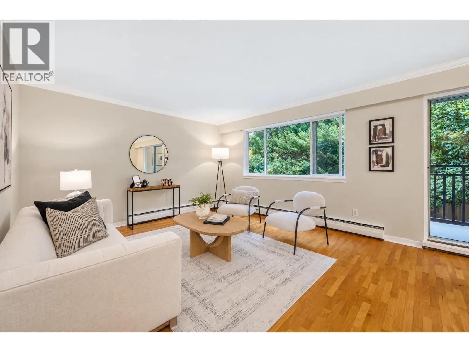 #403 555 W 28TH STREET, North Vancouver, BC photo 4