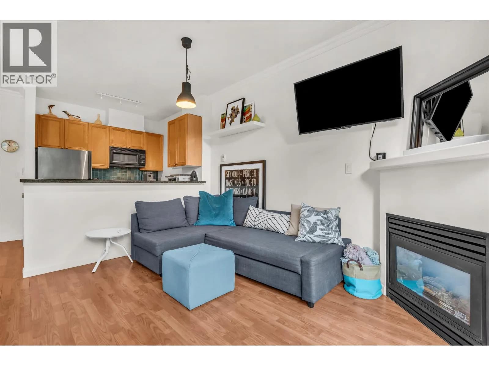 #307 928 W RICHARDS STREET, Vancouver, BC photo 4