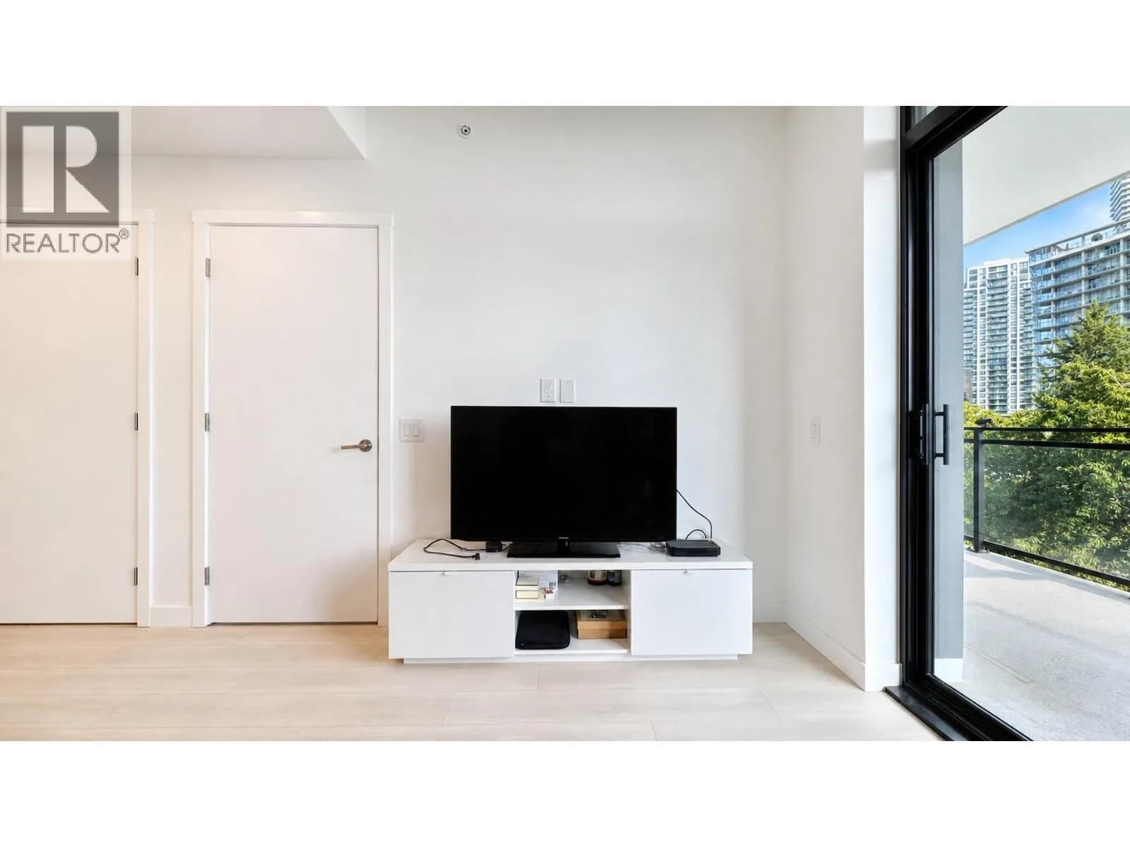 #901 626 CLAREMONT STREET, Coquitlam, BC photo 4