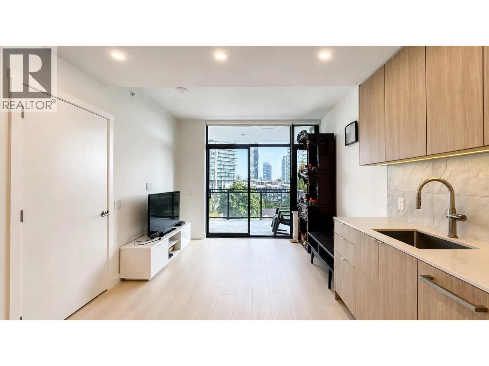 #901 626 CLAREMONT STREET, Coquitlam, BC photo 5