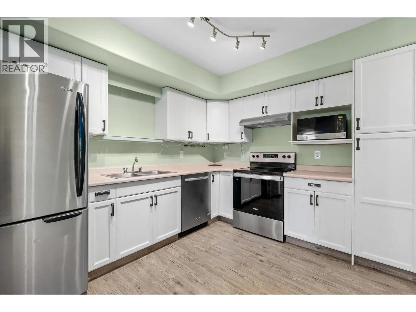 #409 3115 De Montreuil Court, Kelowna, BC photo 2