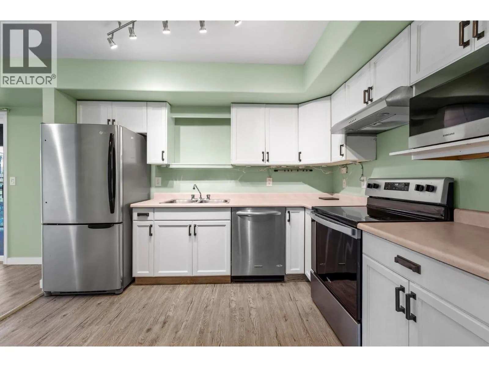 #409 3115 De Montreuil Court, Kelowna, BC photo 4