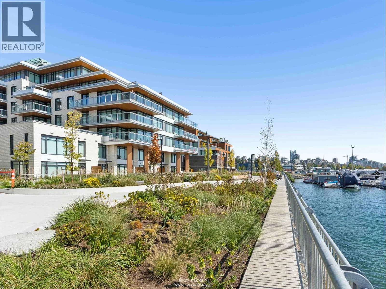 777 HARBOUR WAY, North Vancouver
