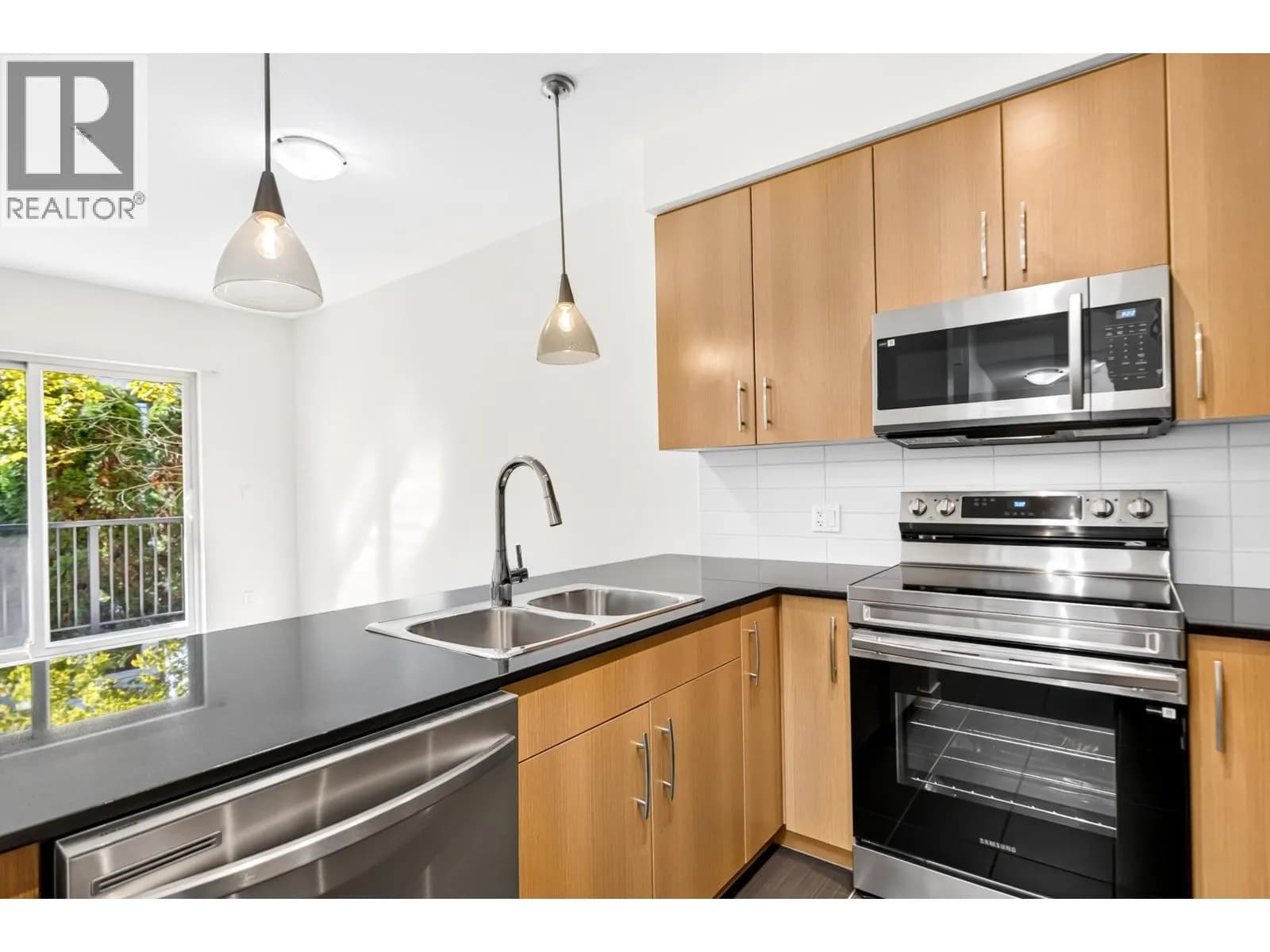 22290 NORTH AVENUE, Maple Ridge