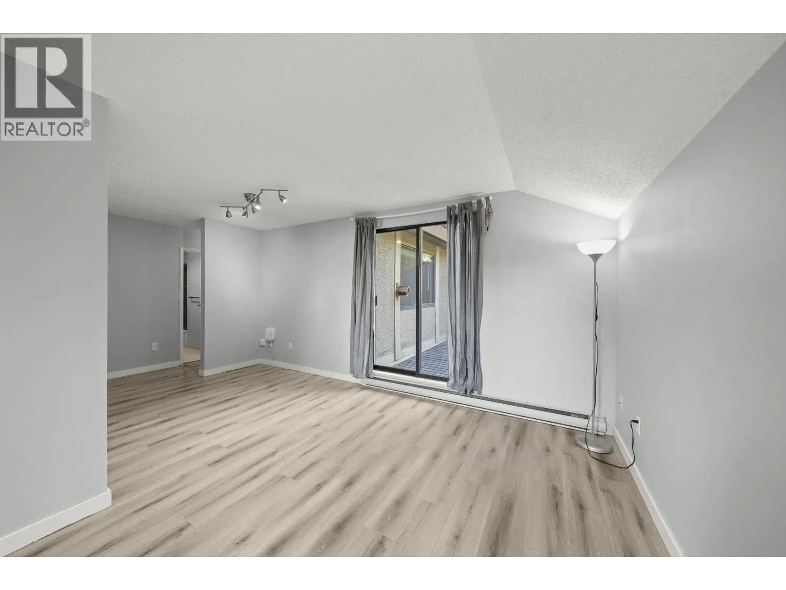 #304 9128 CAPELLA DRIVE, Burnaby, BC photo 5
