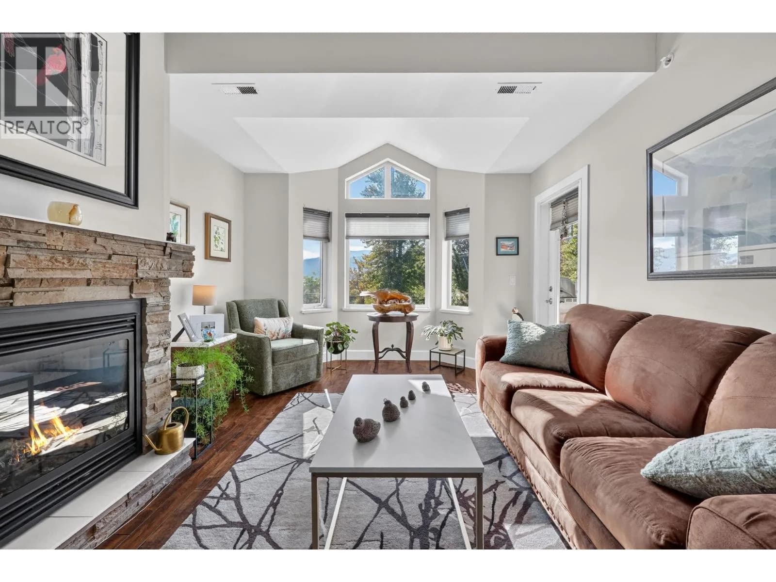 #327 3996 Beach Avenue, Peachland, BC photo 3