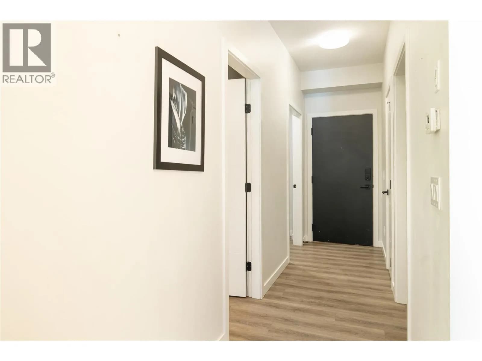 #403 1215 St. Paul Street, Kelowna, BC photo 3