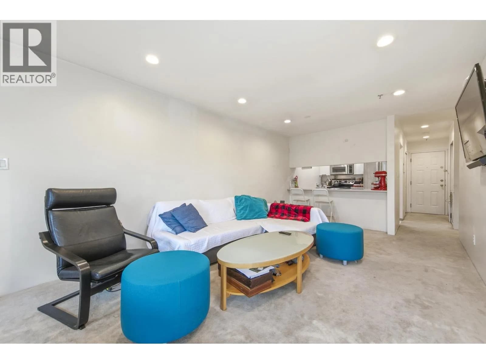#107 3280 W BROADWAY, Vancouver, BC photo 2