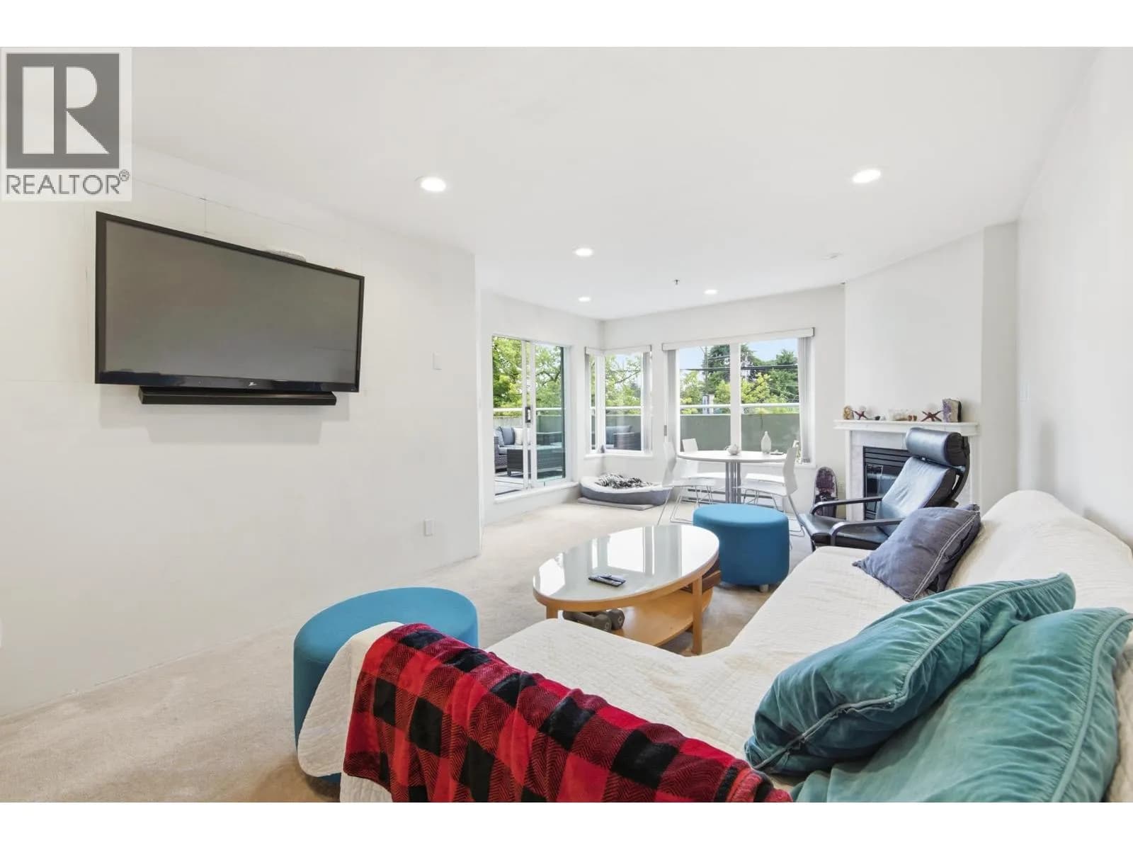 #107 3280 W BROADWAY, Vancouver, BC photo 3