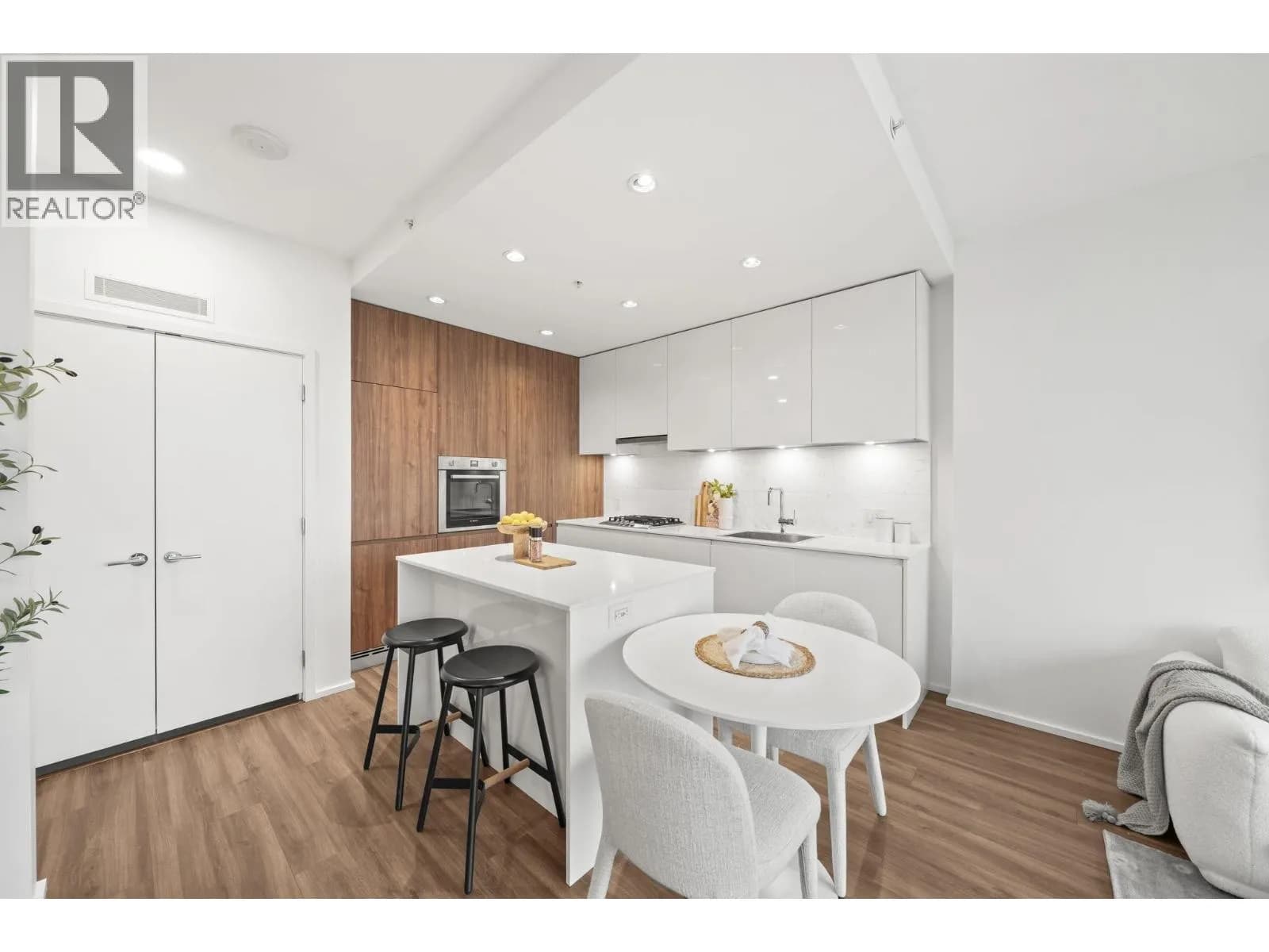 #2208 4650 BRENTWOOD BOULEVARD, Burnaby, BC photo 2