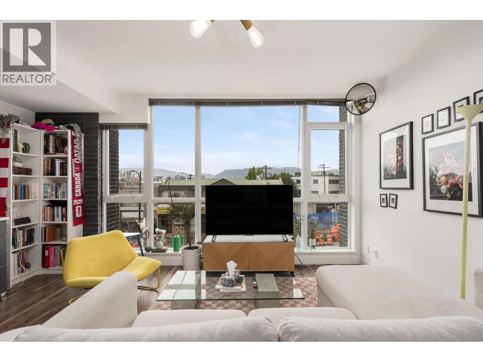 #208 2511 QUEBEC STREET, Vancouver, BC photo 2