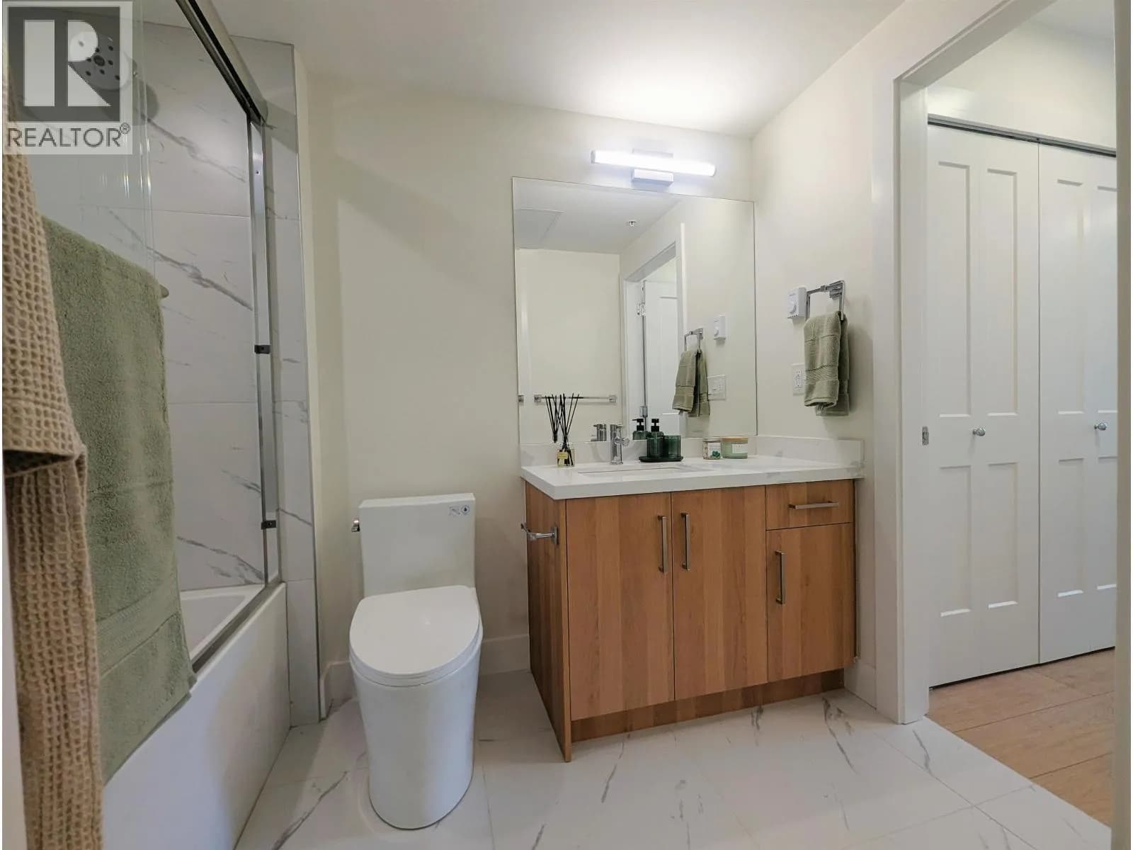 #307 2368 SHAUGHNESSY, Port Coquitlam, BC photo 2