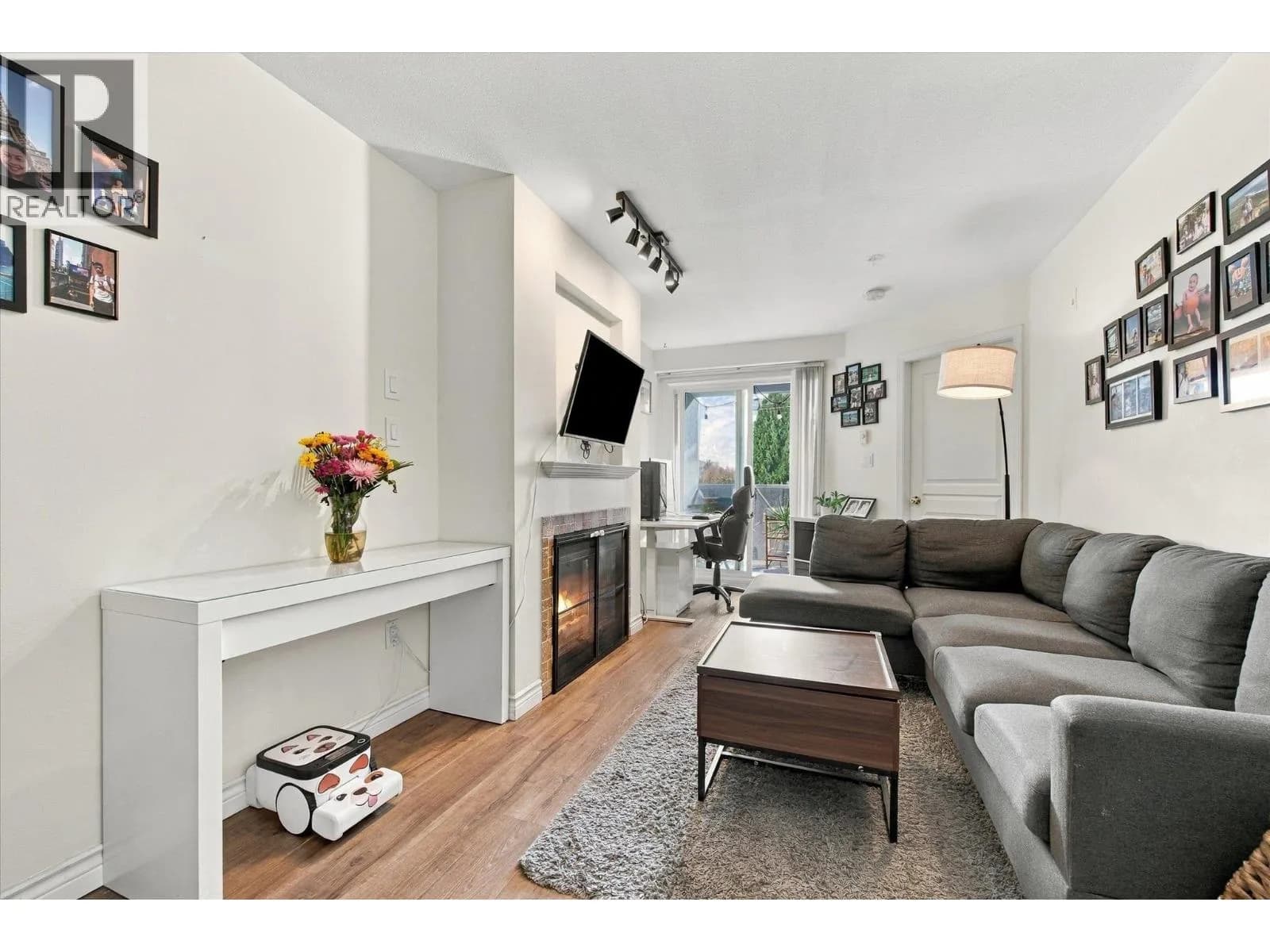 760 KINGSWAY, Vancouver