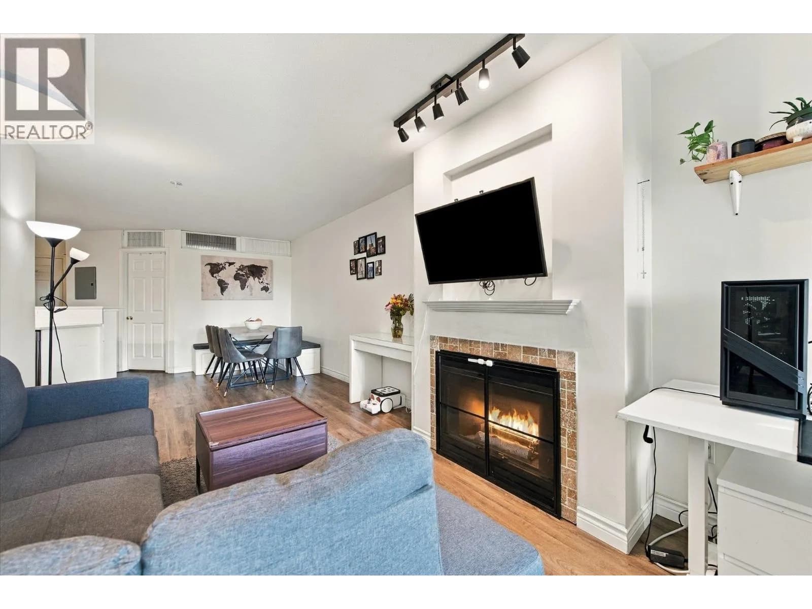 #323 760 KINGSWAY, Vancouver, BC photo 2