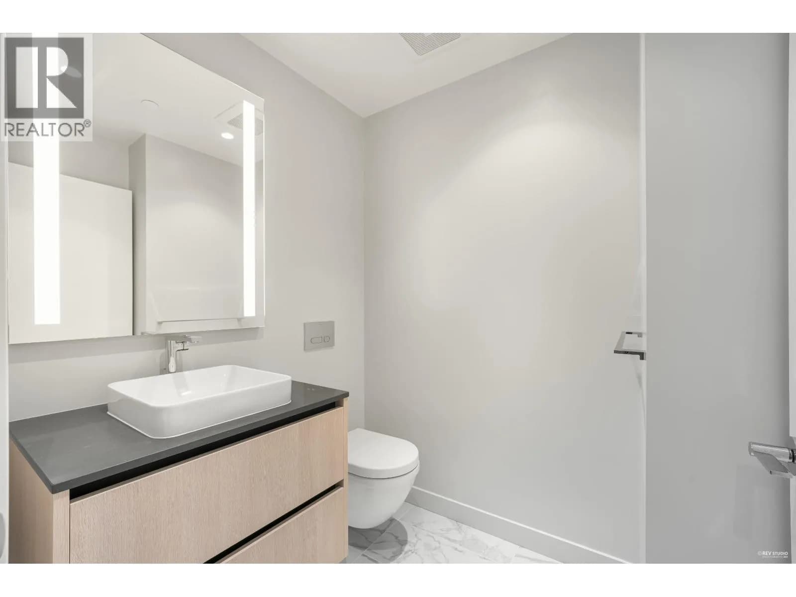 #2604 1500 FERN STREET, North Vancouver, BC photo 4
