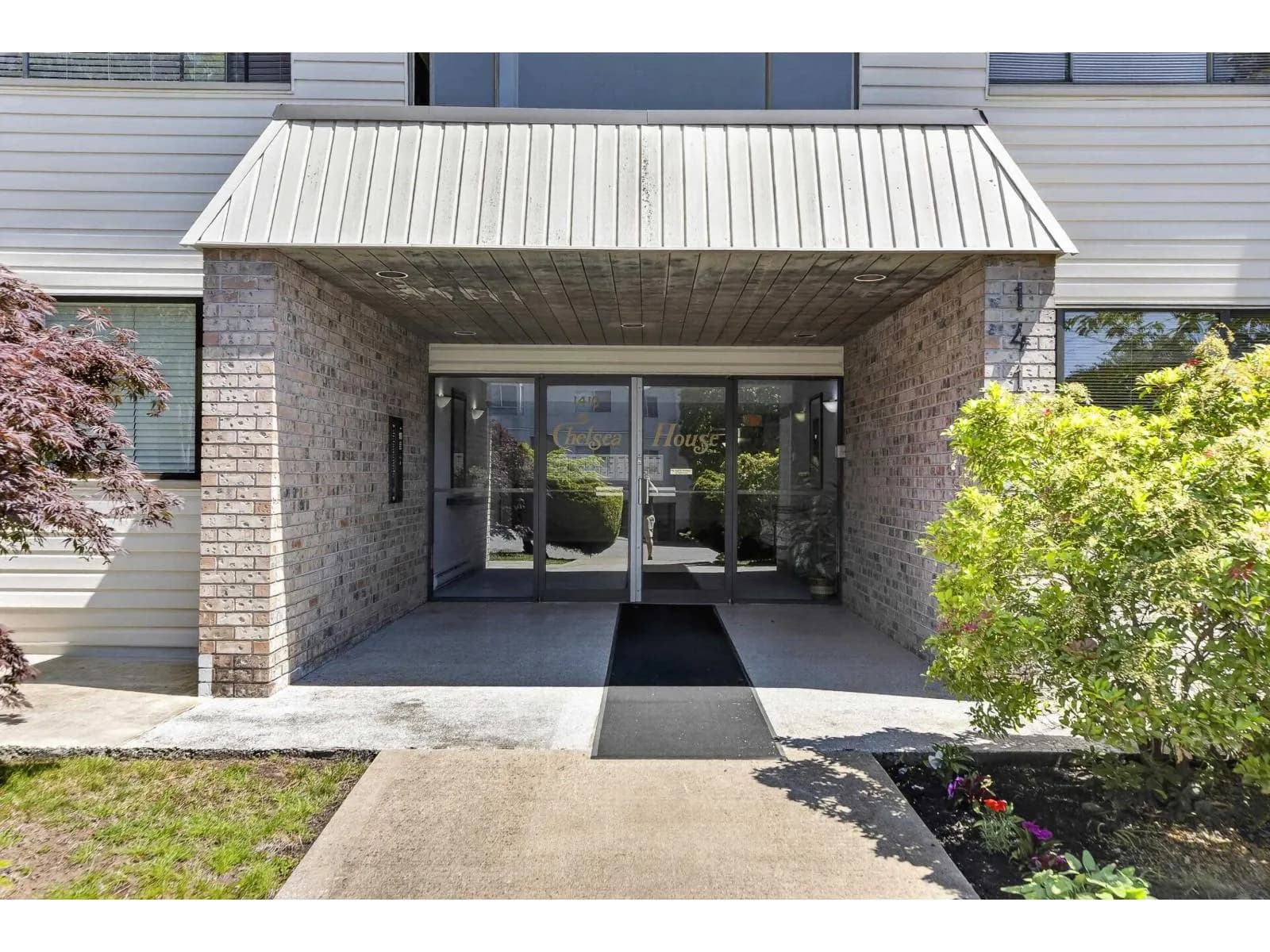 #203 1410 BLACKWOOD STREET, White Rock, BC photo 3