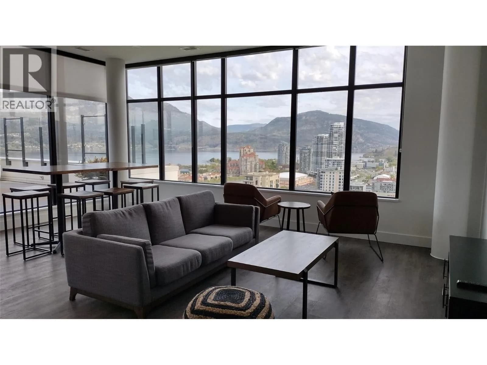 #710 1471 St. Paul Street, Kelowna, BC photo 2