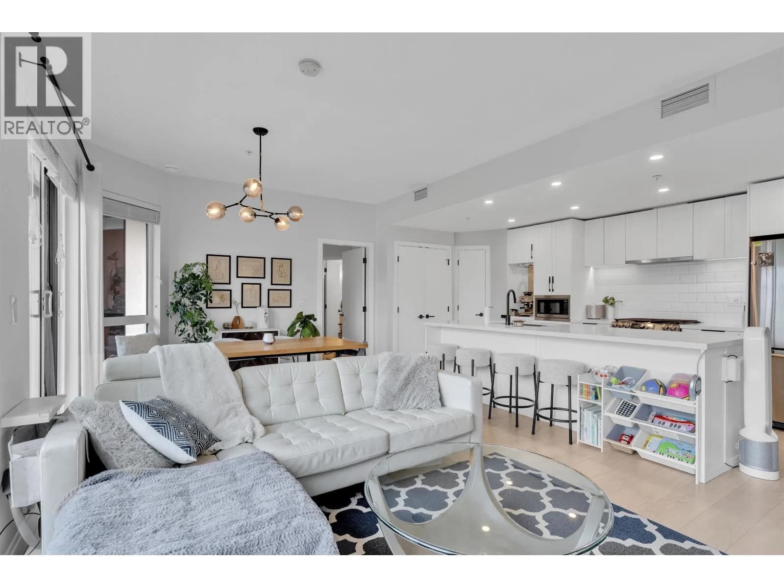 #609 3038 ST GEORGE STREET, Port Moody, BC photo 4