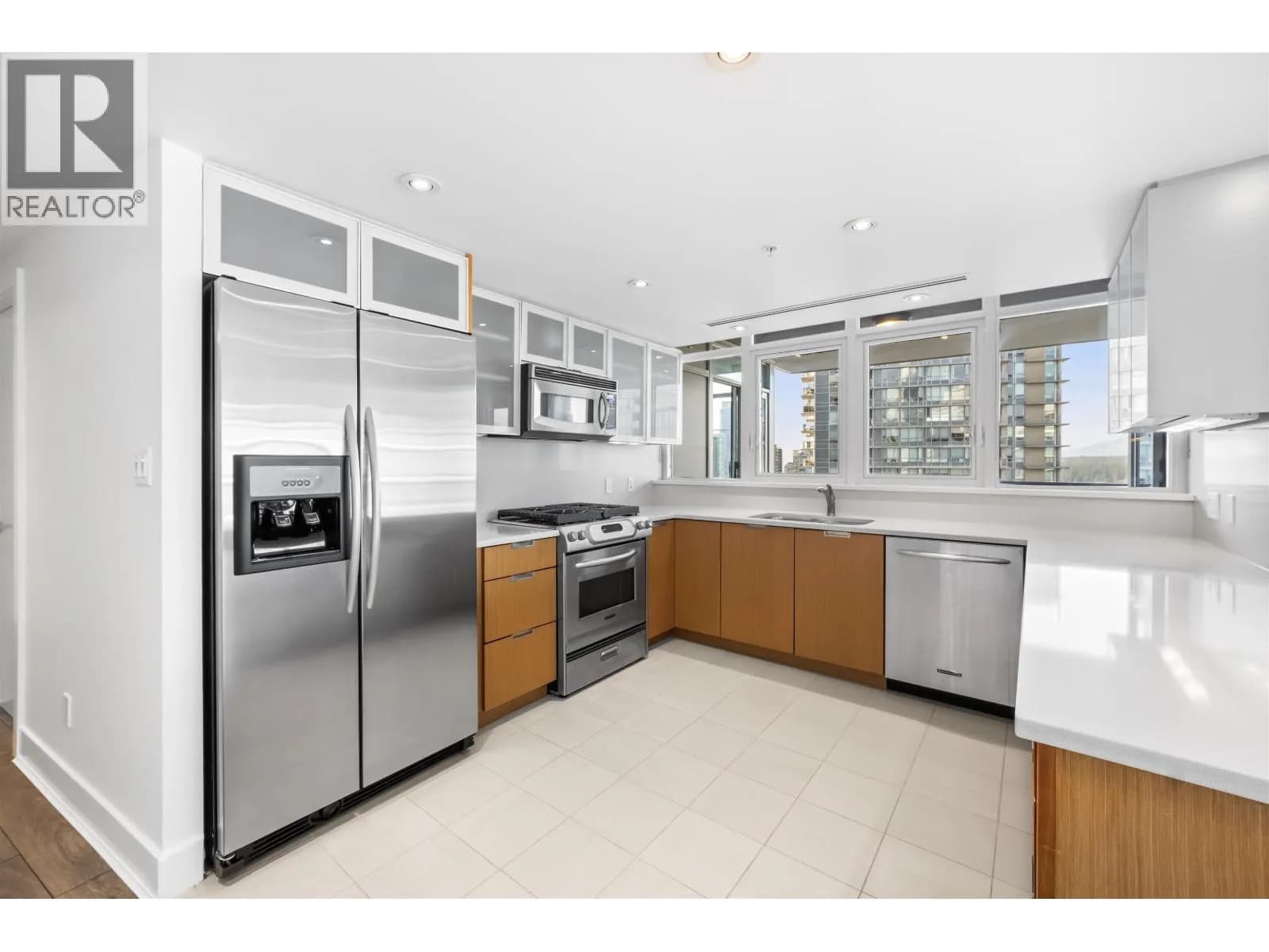 #2302 1205 W HASTINGS STREET, Vancouver, BC photo 2